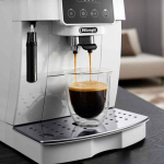 Delonghi Coffee Maker Magnifica Start Pump pressure 15 bar Built-in milk frother Fully automatic 1450 W