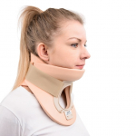 Kaelaortoos Qmed Collar Stark Philadelphia - 8,25 , 33&ndash;40