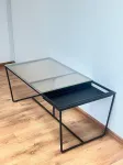 Shelley LeGer kohvilaud metallist ja klaasist, pikkus 110 cm. (Ekspositsioon)