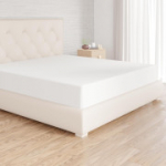Amazon Basics kummiga voodilina, 200 &times; 200 &times; 30 cm