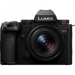 Panasonic Lumix DC-S5 II + 18-40mm