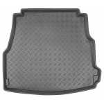 Plastikust pakiruumimatt Mercedes C-klassi W206 sedaanile, bensiinimootor alates 2021. aastast.