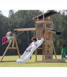 AXI suur puidust m&auml;nguv&auml;ljak koos kiikede, lium&auml;e, torni ja liivakastiga - valge