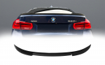 F30 CS-stiilis pagasiruumi spoiler must l&auml;ikiv