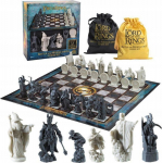 Noble Collection Lord of The Rings - a game of chess