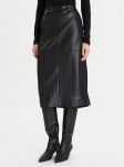 Calvin Klein Tehisnahast seelik LV044D651G Must Regular Fit