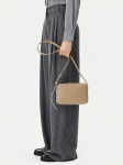 Calvin Klein K&auml;ekott Embossed Logo Camera Bag K60K612555 Pruun