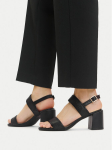Clarks Sandaalid Ezoria Sling 26181300 Must