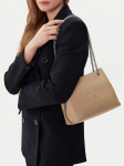 Calvin Klein Jeans K&auml;ekott Sculpted Chain Shoulder Bag LV04K3163G Beež