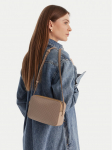 Calvin Klein K&auml;ekott Emblem Aop Elongated Camera Bag LV04F3268G Beež