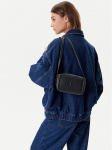 Calvin Klein K&auml;ekott Bold Ck Camera Bag LV04F3220G Must