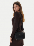 Guess K&auml;ekott Evie HWBG96 64200 Must