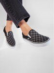 Vans Tenniskingad Classic Slip-On VN000EYEBPJ Must