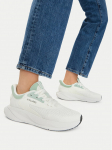 Clarks Tossud Pace Move. 26186459 Valge