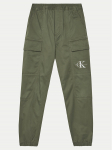Calvin Klein Jeans Joggerid Essential IB0IB02270 Roheline Regular Fit