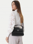 Calvin Klein K&auml;ekott Emblem Hw Pebble Shoulder Bag 25 LV04F3425G Must