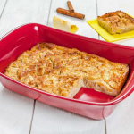 Pyrex 33x23cm Red