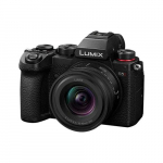 PANASONIC Lumix S5 + S 18-40mm / F4.5-6.3 Zoom MILC korpus 24,2 MP CMOS 6000 x 4000 pikslit Must
