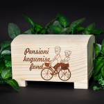 Puidust graveeritud rahakarp - laegas "Pensioni kogumise fond"