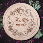 Graveeritud puidust l&otilde;ikelaud "Kallile emale"