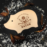 XL graveeritud puidust l&otilde;ikelaud &bdquo;Add BACON&ldquo;