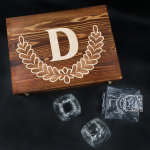 Viskikomplekt puidust karbis "ELIXIR" Sinu valitud nimet&auml;hega