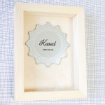 Pildiraam-hoiukarp "Noorele perele" Sinu valitud perekonnanime ja kuup&auml;evaga