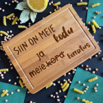 Bambusest l&otilde;ikelaud "Meie kodu"