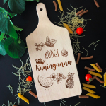 Graveeritud puidust l&otilde;ikelaud "K&ouml;&ouml;gi kuninganna"