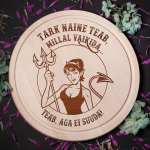 Graveeritud &uuml;mmargune l&otilde;ikelaud &bdquo;Tark naine&ldquo;