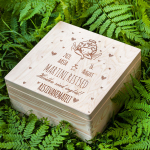 Puidust ristimiskarp valitud nime ja kuup&auml;evaga (30 x 30 cm)