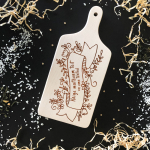 Graveeritud puidust l&otilde;ikelaud &bdquo;Parim toit on ema tehtud&ldquo;