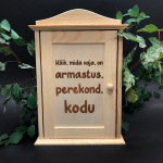Puidust v&otilde;tmekarp "Armastus, perekond, kodu"