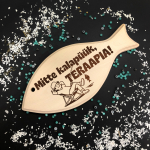 XL graveeritud puidust kalakujuline l&otilde;ikelaud "Kalap&uuml;&uuml;k-teraapia"