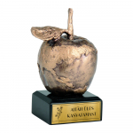 Trofee "Ait&auml;h &uuml;les kasvatamast"