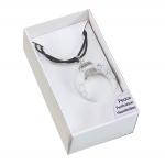 Valge magneesiumist amulett ripats