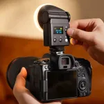 Kaamera v&auml;lklamp &ndash; Ulanzi F16R/L302 2-in-1 v&auml;lklamp ja LED-valgus, GN16, 2 500&ndash;6 500 K, 1 200 mAh, USB-C