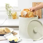 RH03269CEU7 Ribbed Bread Bin - Cream