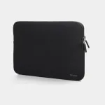&bdquo;Trunk Ribbet Velvet&ldquo; 13-tolline &bdquo;MacBook Pro&ldquo;, &bdquo;Air&ldquo; &ndash; sametist kaitsekott, m&otilde;eldud 13-tollistele &bdquo;MacBook&ldquo; ja &bdquo;MacBook Air&ldquo; mudelitele (must)