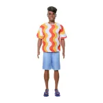 Barbie &bdquo;Fashionistas&ldquo; nukk, Ken, T-s&auml;rk valge ja oranži lainemustriga, HRH23, MATTEL