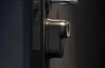 SwitchBot Lock Ultra (h&otilde;bedane)