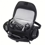 Sony Carry your camera or camcorder and all your kit Easy access with large top lid - Get at everything in your case by opening the large top lid, which also protects the camera or camcorder from rain and sand Never miss a shot with quick opening buc ...