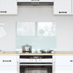 K&ouml;gi splashback valge 70 x 50 x 0,8 cm karastatud klaas