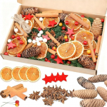 207 advendip&auml;rja, dekoratsioon, looduslik j&otilde;ulup&auml;rja, dekoratiivne potpourri j&otilde;ulup&auml;rja, k&auml;sit&ouml;&ouml;komplekt m&auml;nnikuuskede, marjade, kaneelipulkade, kuivatatud apelsiniviilude, t&auml;htaniisiga.