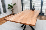 Tree Edge laud 180 x 90 cm - Lauaplaat 3,6 cm - T&auml;ispuidust akaatsiapuidust s&ouml;&ouml;gilaud koos &auml;mblikuraamiga, ehtsa v&otilde;raga, naturaalne v&auml;rv - K&auml;sitsi valmistatud ja vastupidav - sisaldab kohaletoimetamist soovitud kohta.
