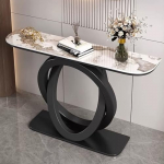 Kaasaegne konsoollaud ristk&uuml;likukujulise alusega, seinapinnad, k&uuml;lgmine esiku sissep&auml;&auml;s, konsoollaud, pikk metallist raamiga sissep&auml;&auml;sulaud, kaasaegne akentilaud koos hoiulaudadega