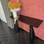 Kitsas konsoollaud, k&uuml;ljelaud, &otilde;huke, valmistatud t&auml;ispuidust, vastupidav, ruumi s&auml;&auml;stev disain, kumerate jalgadega, koridorilaud elutuppa, esikusse ja sissep&auml;&auml;sualasse (must, 120 x 40 x 75 cm / 47 x 16 x x