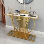 Kaasaegne konsoollaud riiulitega, kitsas diivanilaud esikusse, esikusse, fuajeesse, koridori ja elutuppa