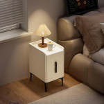 Kitsas &ouml;&ouml;kapp, 2 sahtliga k&uuml;ljelaud, kitsas nahkpind, raudjalad, v&auml;ike, magamistuppa, elutuppa (valge, 30 x 40 x 57 cm)