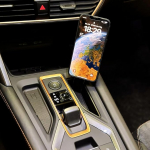 Magnetiline telefonihoidja Seat Leon & Cupra Formentorile (2024 ja edasi, Facelift) - MagSafe &uuml;hilduv, sobib ideaalselt keskkonsooli - nutitelefoni hoidja autole, ei vaja puurimist ja n&auml;htamatut kinnitamist